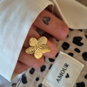 Bague FLEUR dorée en Acier Inoxydable – Élégance Naturelle