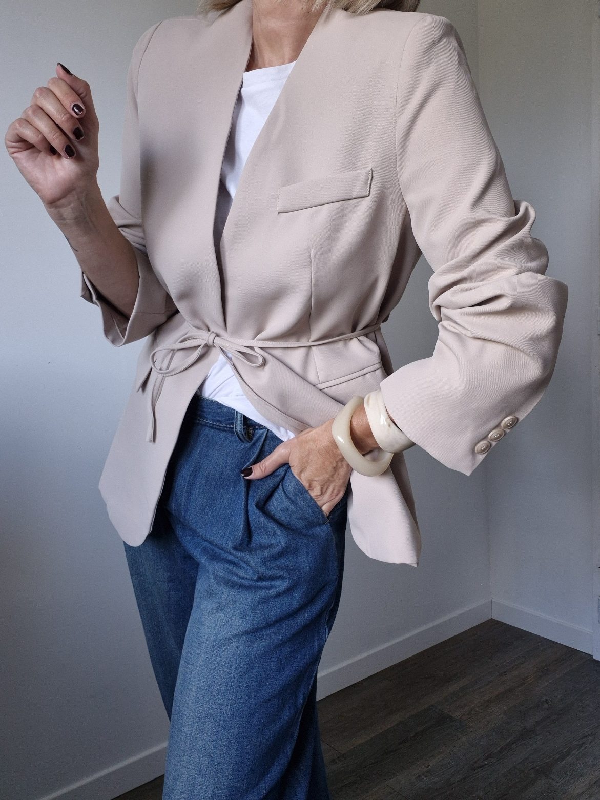 Blazer Camille beige – Veste femme ceinturée chic & moderne
