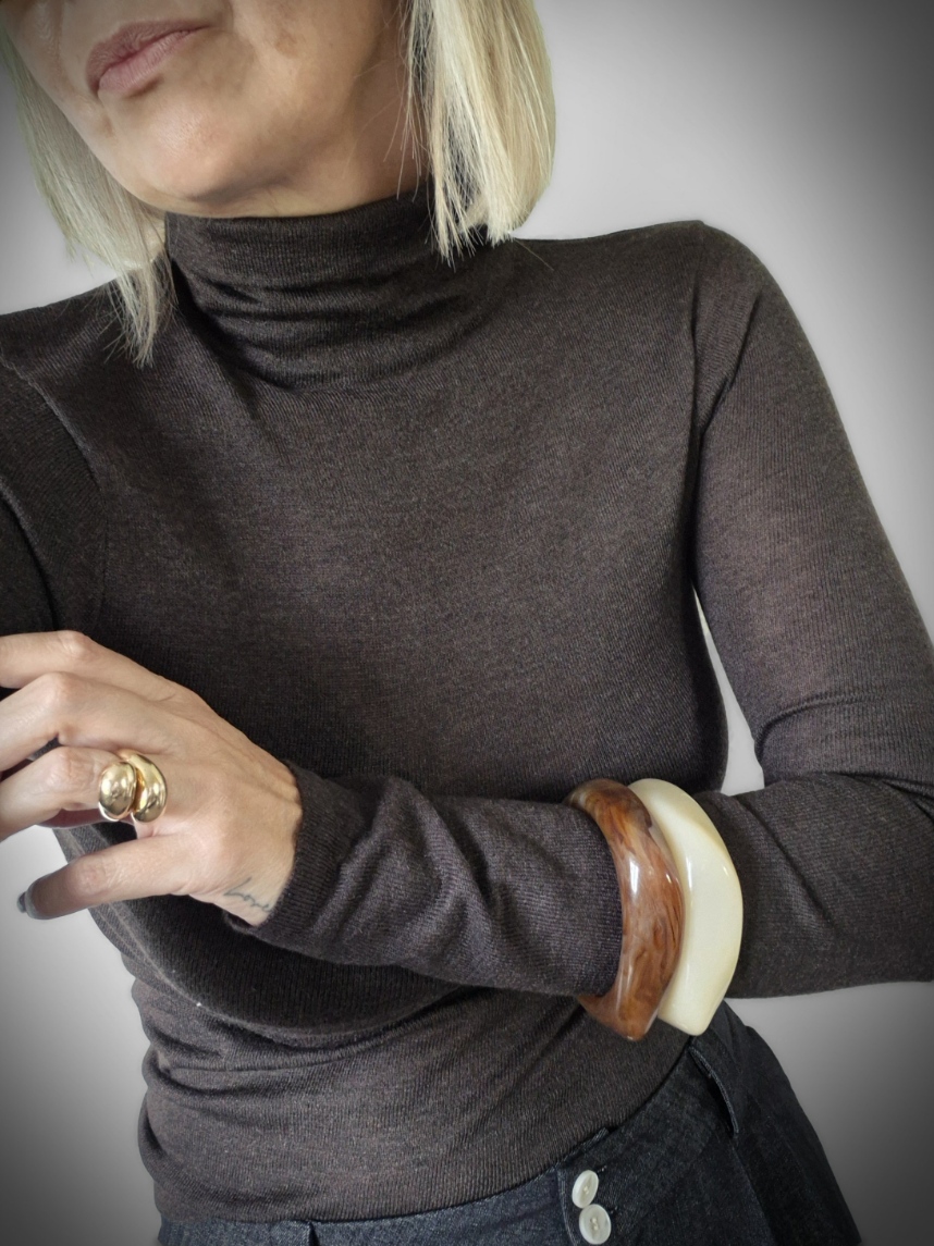 Top col roulé LENA chocolat – Basique chic automne hiver – Image 2