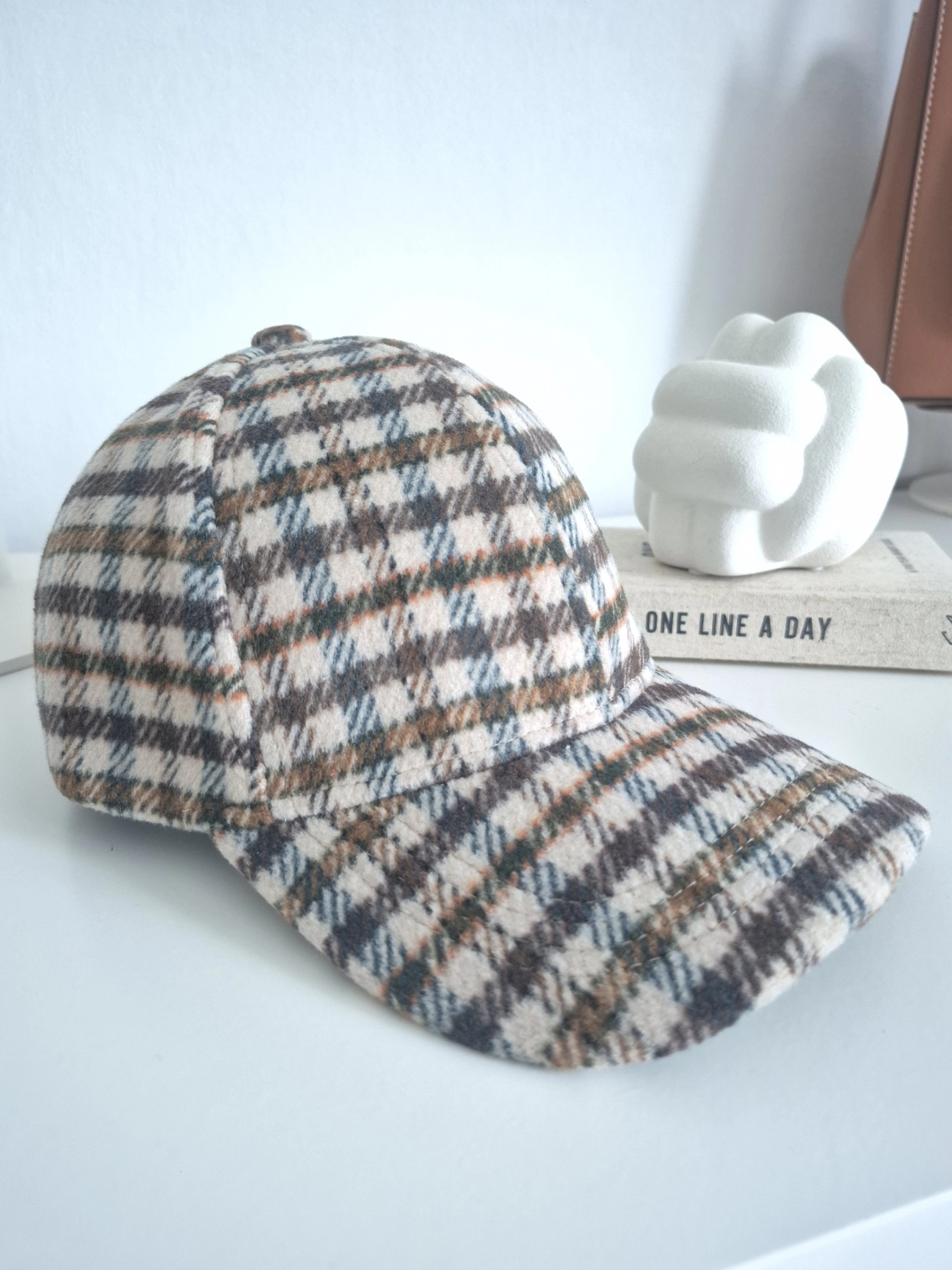 Casquette à carreaux EMMA – Accessoire tendance automne hiver – Image 2