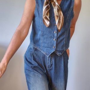 Veste Clara sans manches en jean souple et confortable.