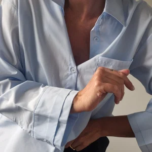 Chemise JADE bleu clair –  style casual chic