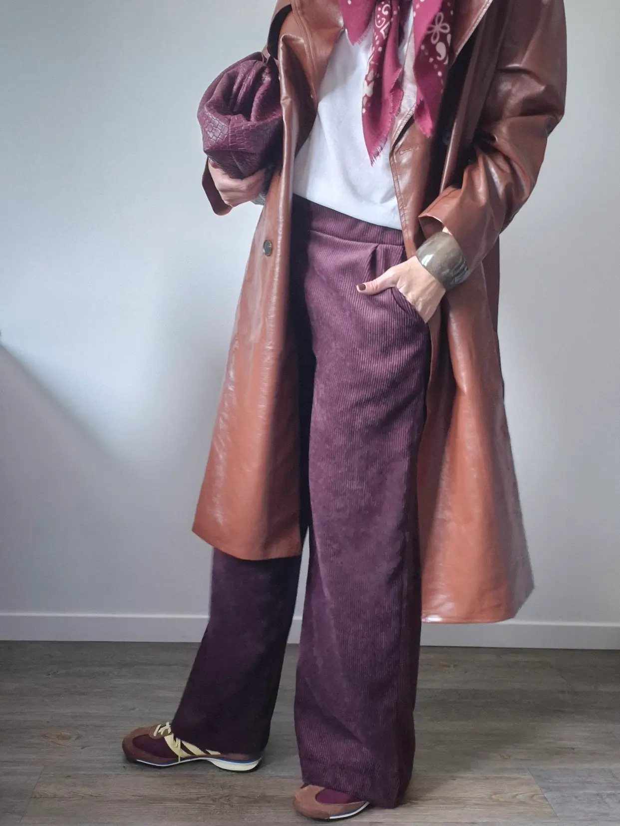 Pantalon "Laeti" – Velours – coupe droite large Burgundy