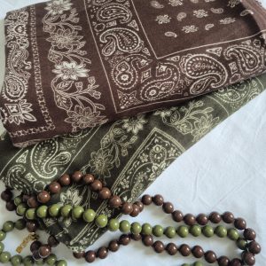 Grande Écharpe "Lilou" Imprimée Bandana Kaki ou Marron