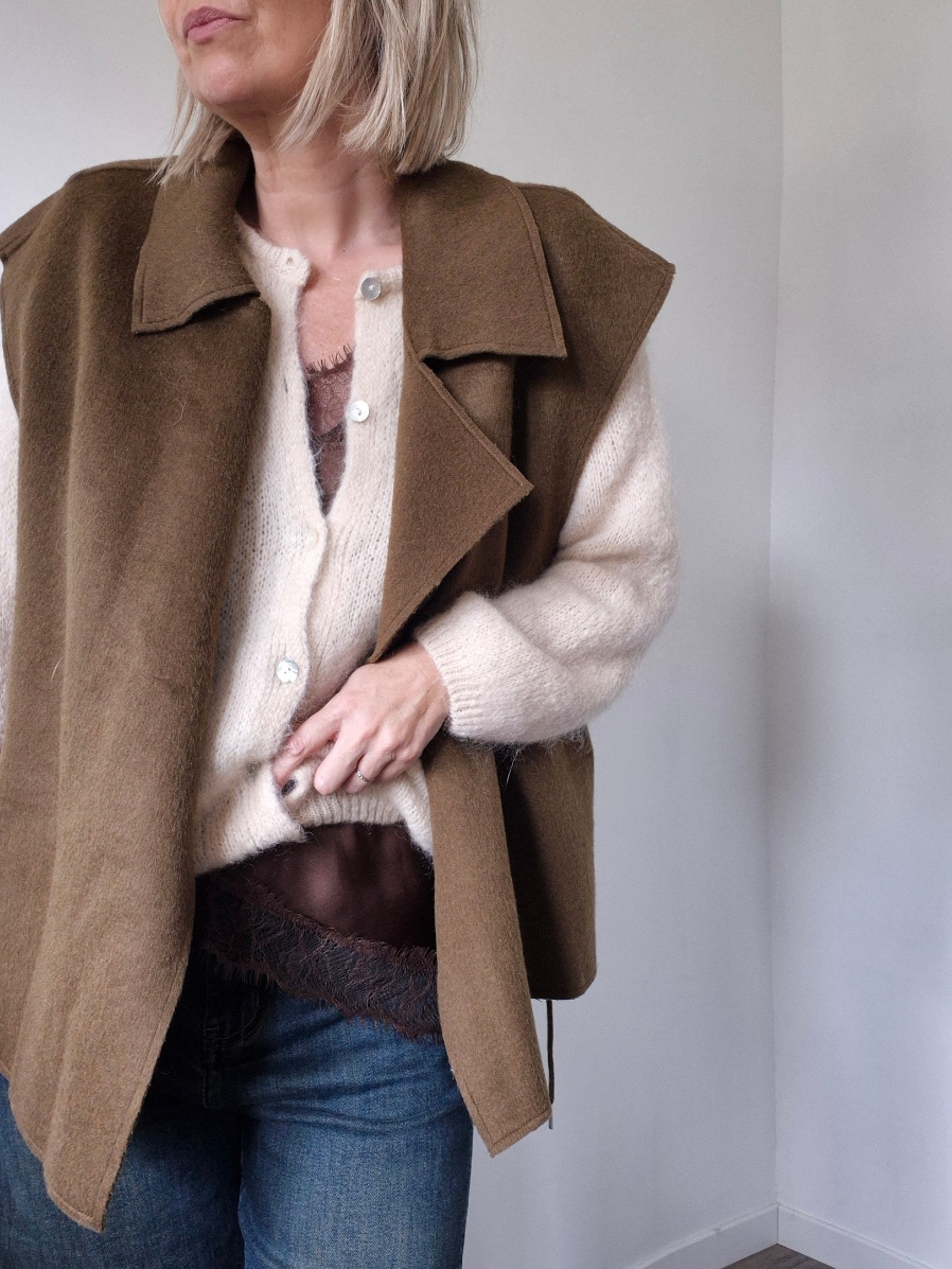 Veste "Corinne" – Oversize Laine kaki & Élégance Décontractée – Image 4