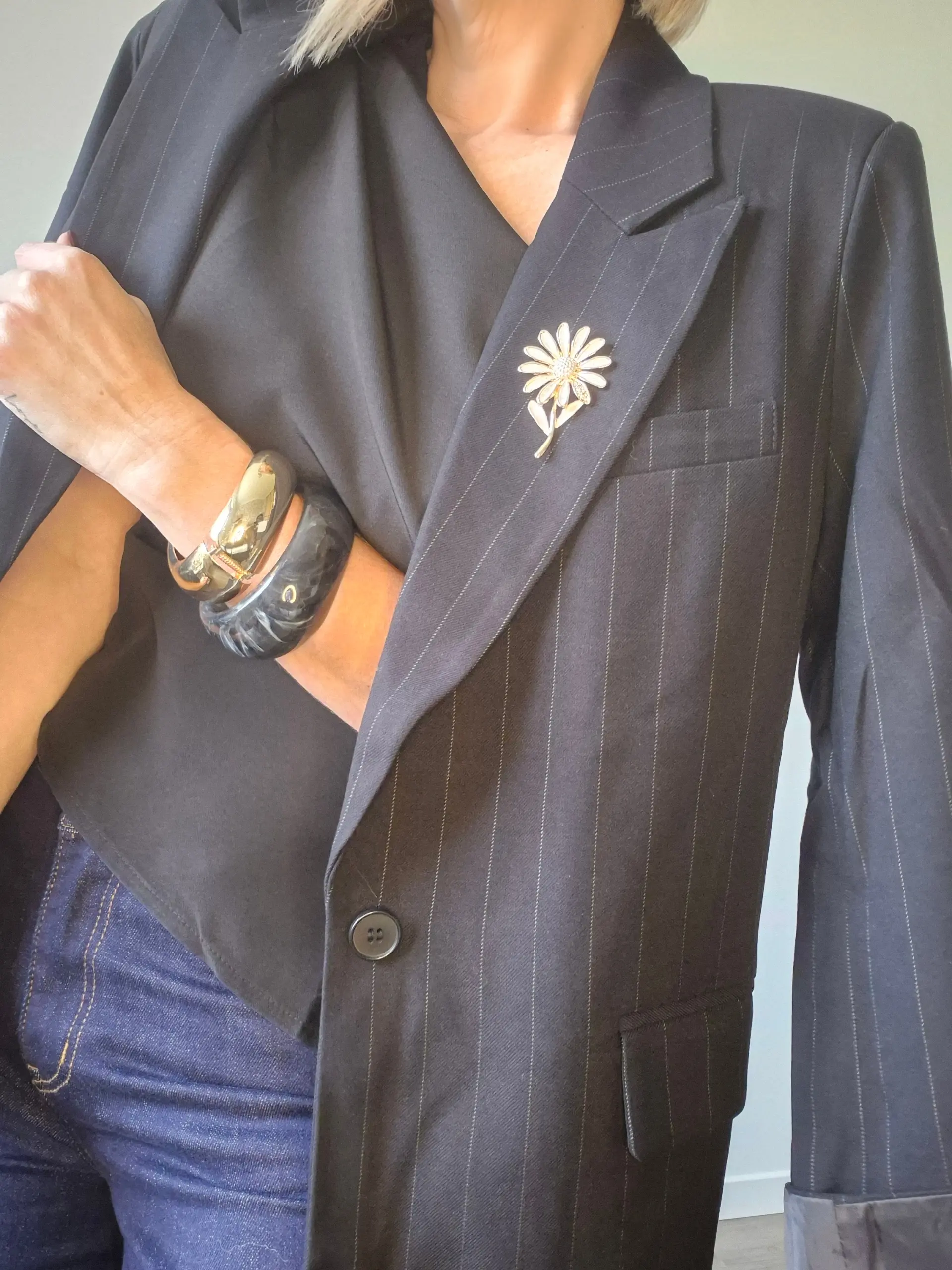 Top "Arlette" – Asymétrique noir, coupe élégante – Image 2
