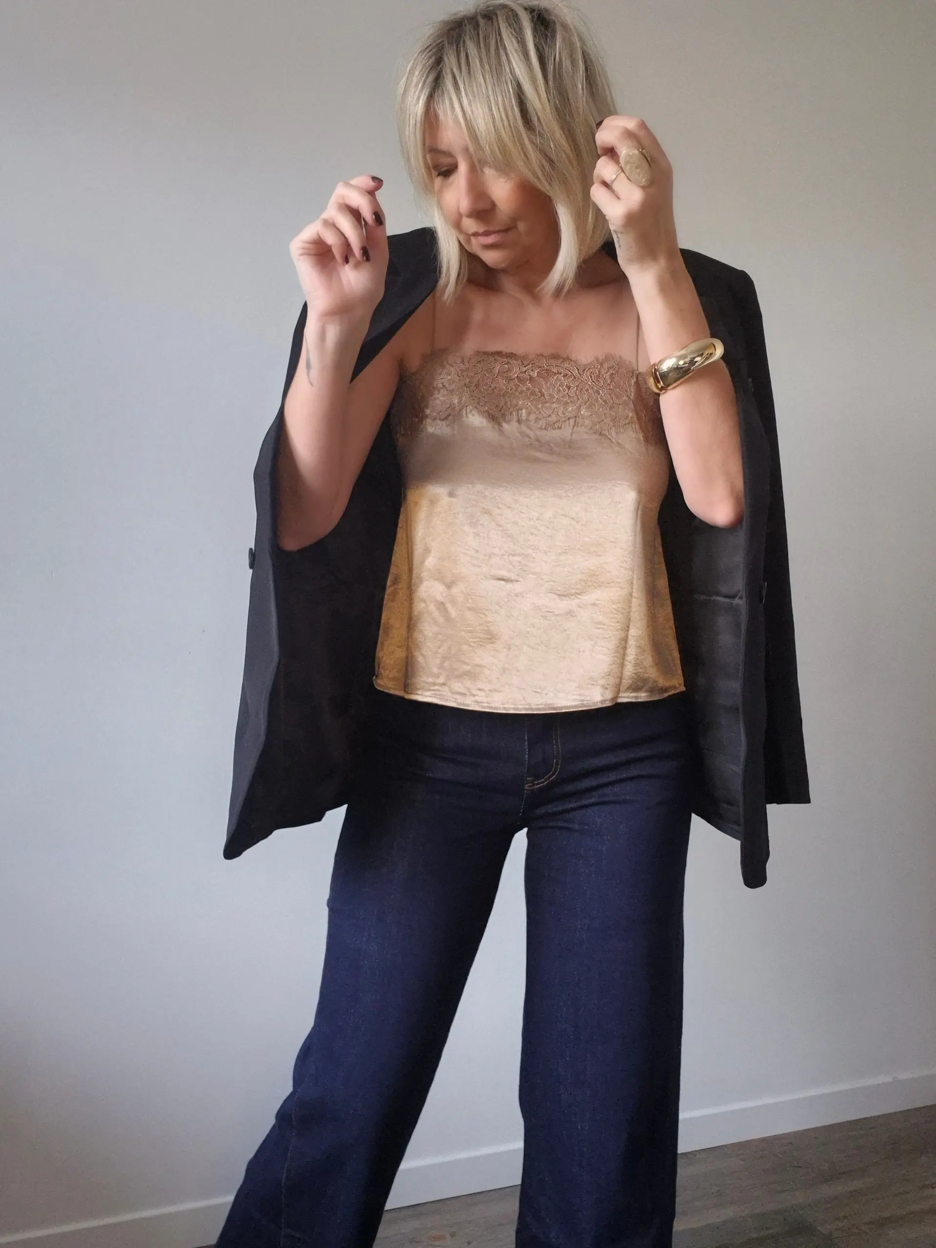 Top "Josette" – Satin doré et dentelle délicate – Image 2