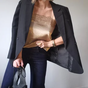Top "Josette" – Satin doré et dentelle délicate