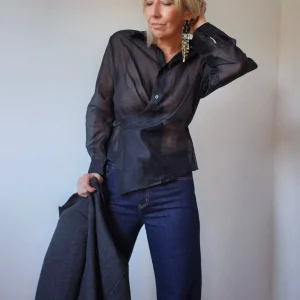 Chemise “Aima” – Noire cache-cœur