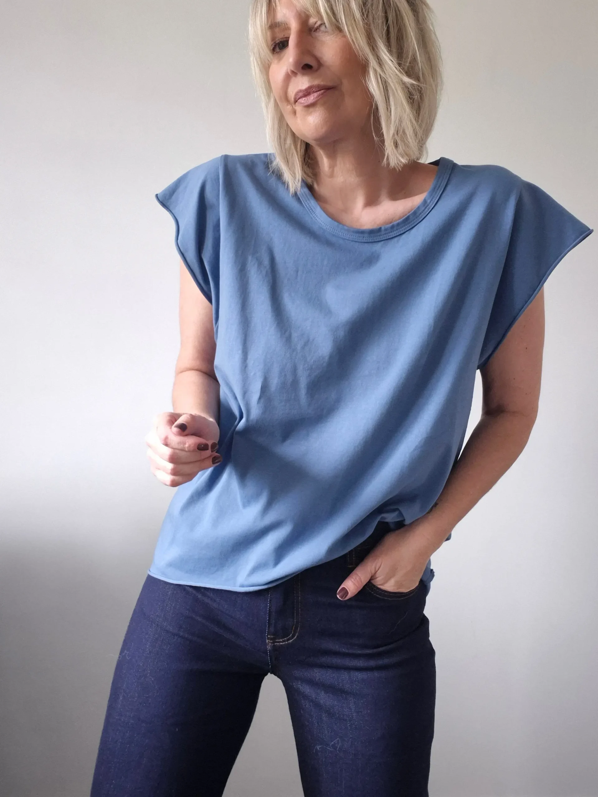 T-shirt Marcel – Oversized col rond bleu – Image 2