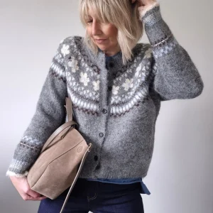 Gilet Eugénie – Maille douce gris à motifs
