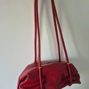 Sac « Bellagio » – mini bowling vernis rouge