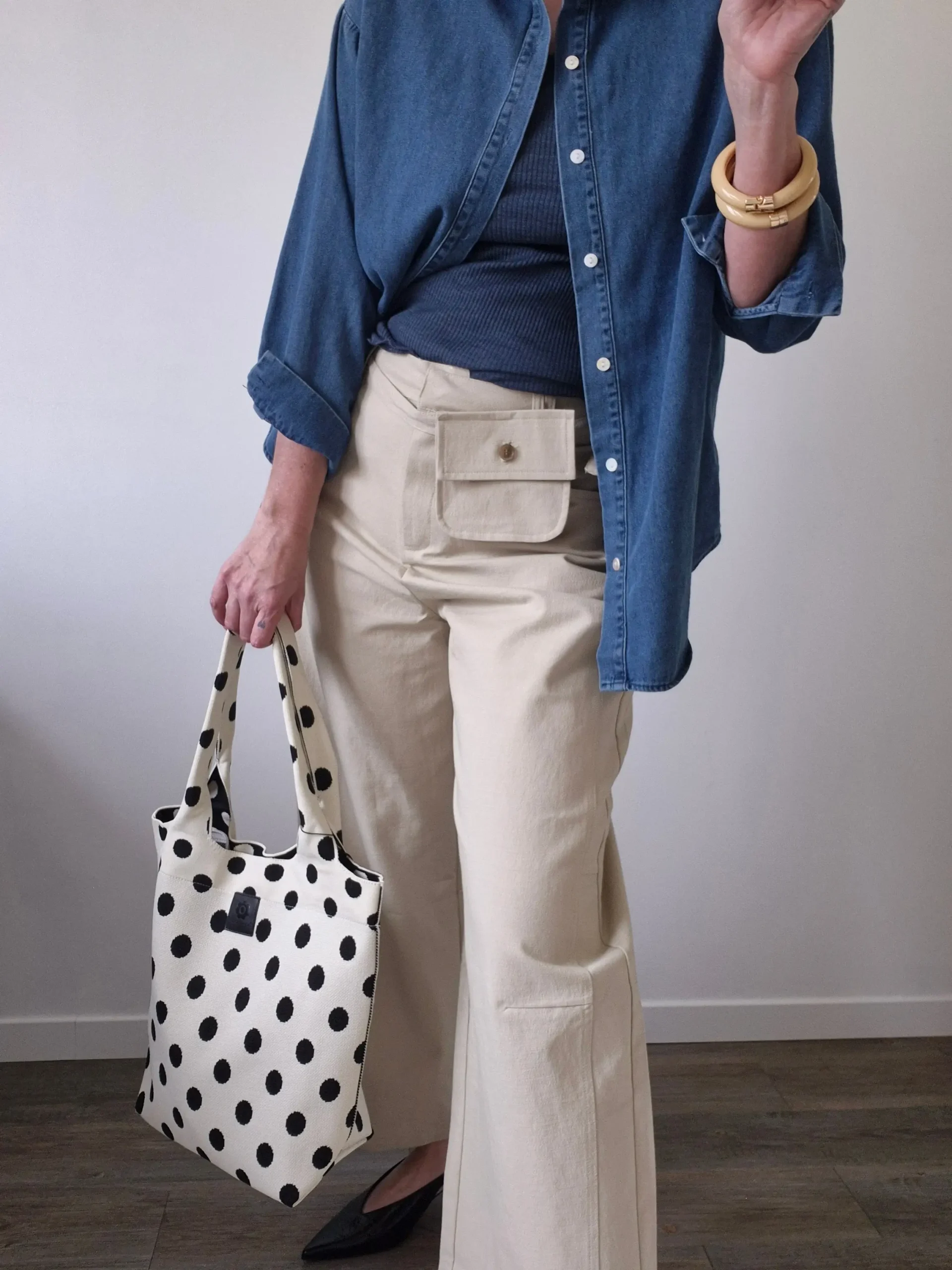 Sac cabas “Camélia” à pois noirs – Image 2
