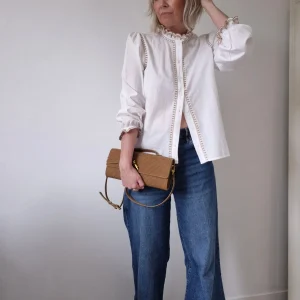Chemise brodée “Orchidée” blanc & camel