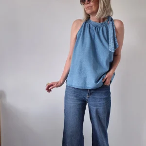 Top denim “Blue Riviera” – noué au col