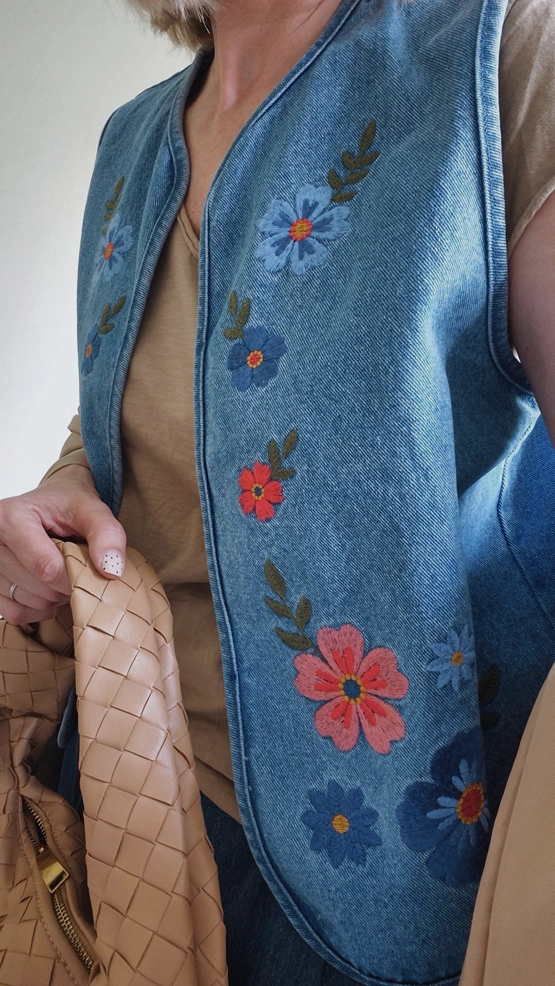 Gilet denim “Dolce Flora” – brodé fleuri – Image 4